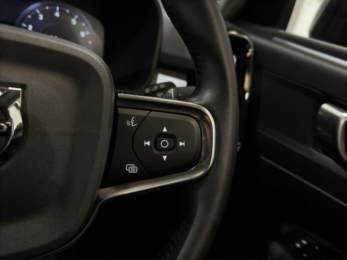 2025 Volvo Xc40