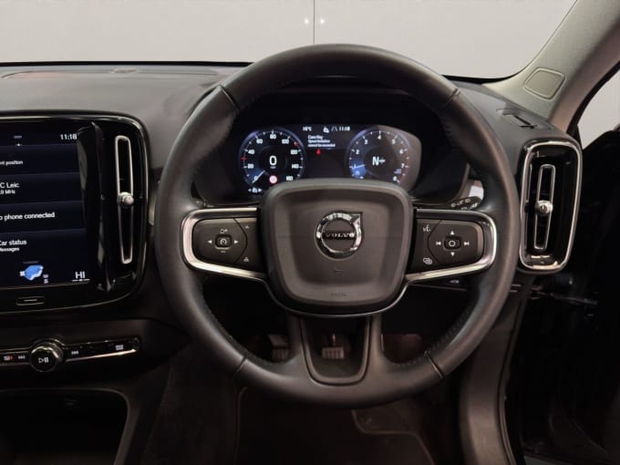 2025 Volvo Xc40