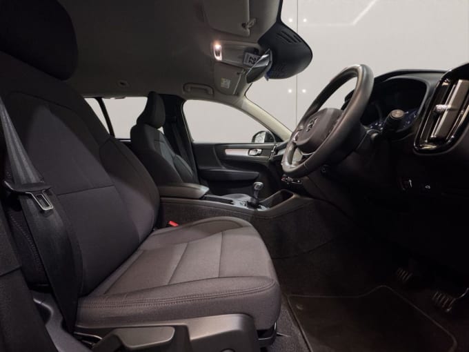 2025 Volvo Xc40