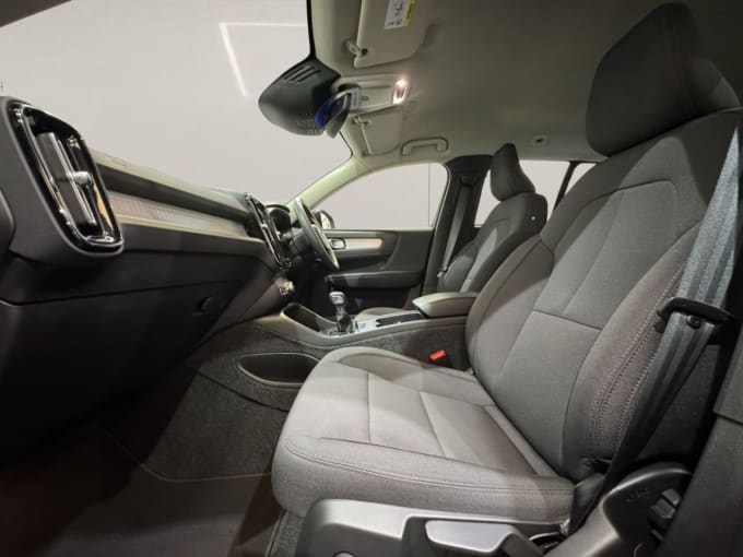 2025 Volvo Xc40