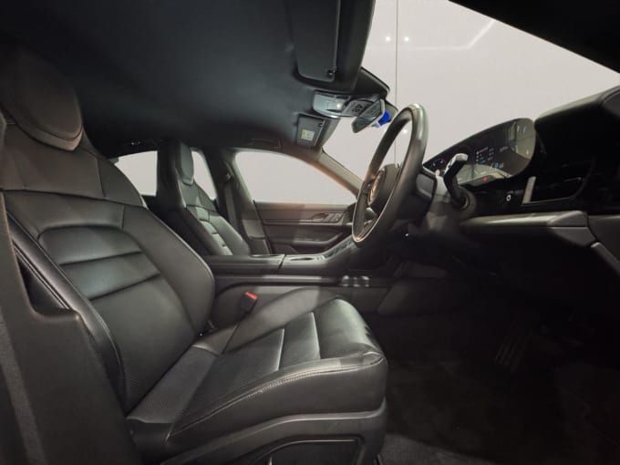 2025 Porsche Taycan