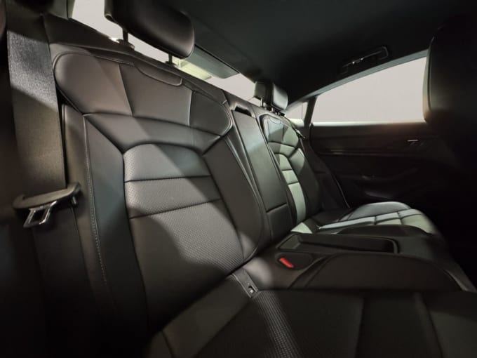 2025 Porsche Taycan