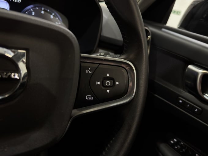 2025 Volvo Xc40