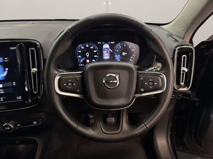 2025 Volvo Xc40