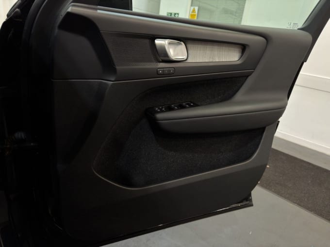 2025 Volvo Xc40