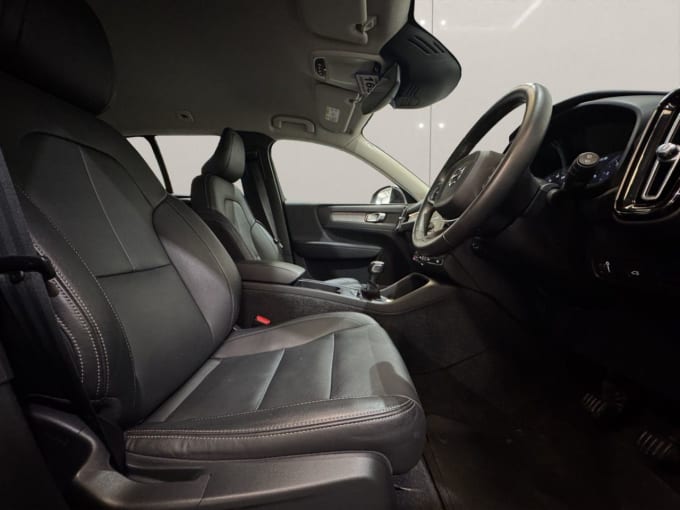 2025 Volvo Xc40