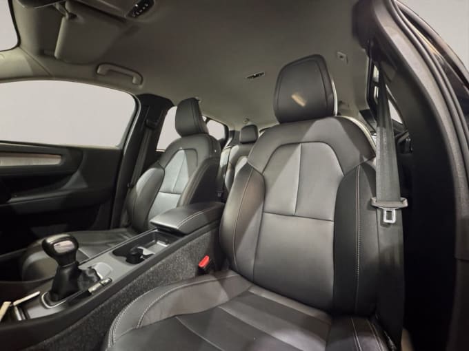2025 Volvo Xc40
