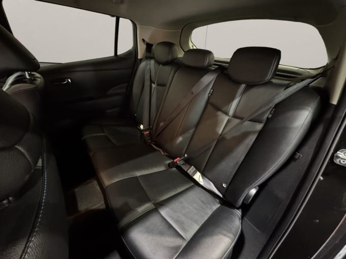 2025 Nissan Leaf