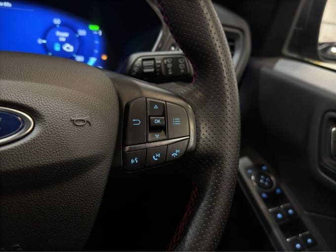 2025 Ford Kuga