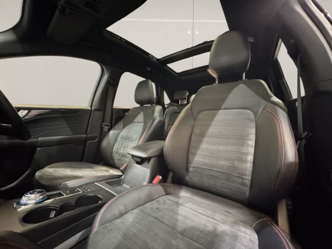 2025 Ford Kuga