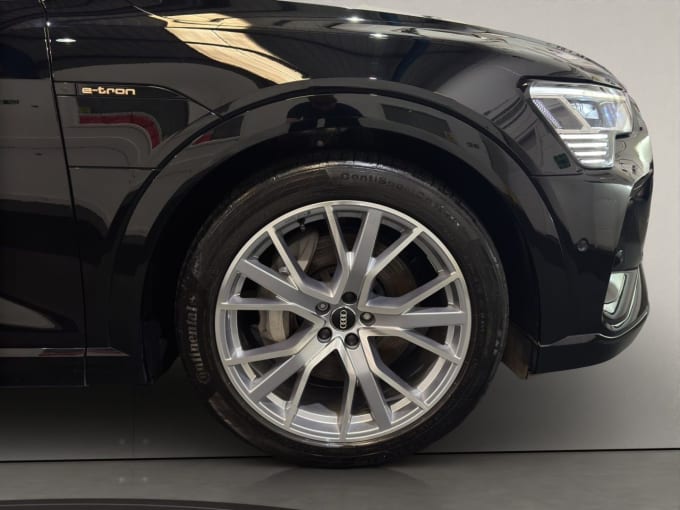 2025 Audi E-tron