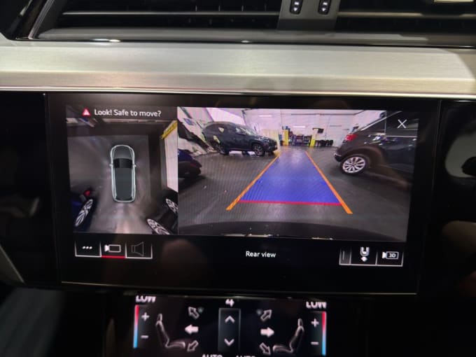 2025 Audi E-tron