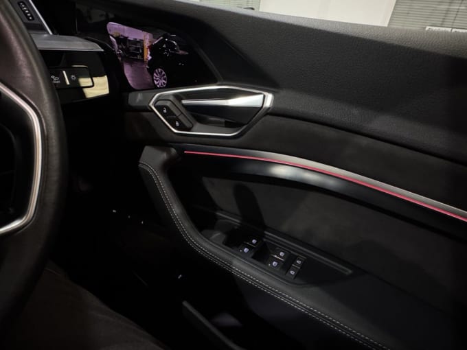 2025 Audi E-tron