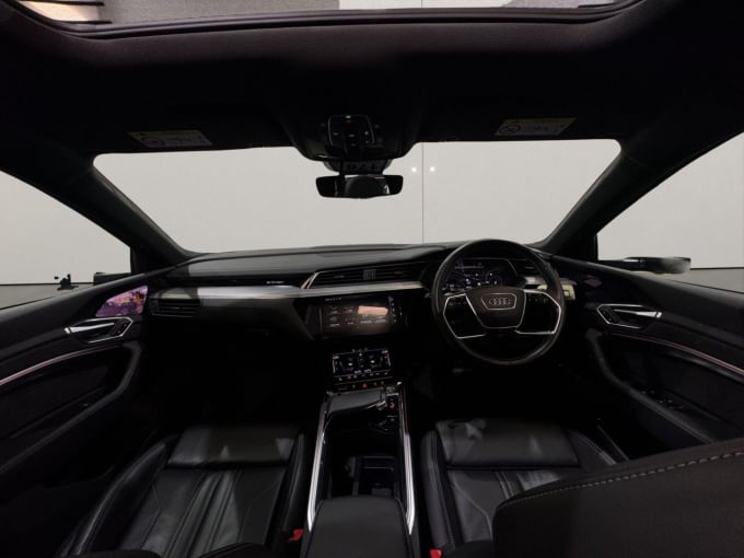 2025 Audi E-tron