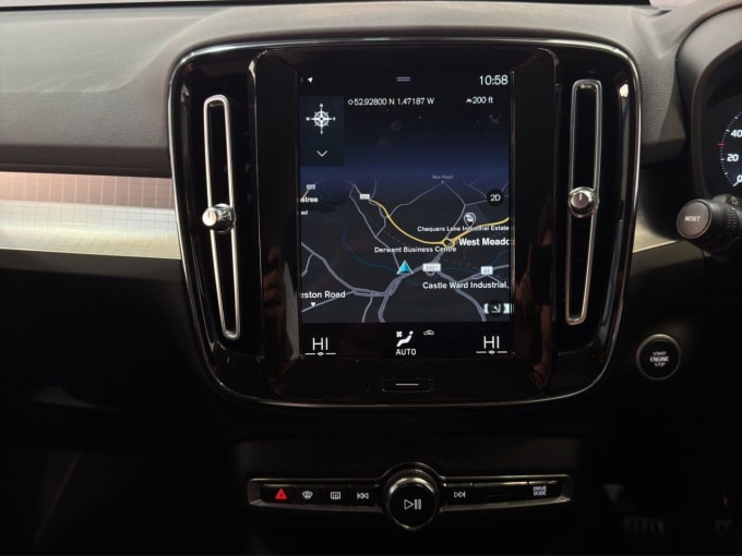2025 Volvo Xc40