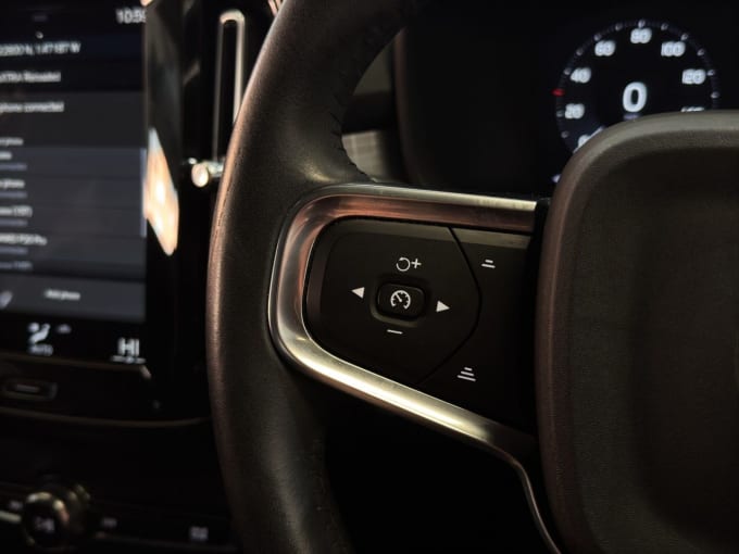 2025 Volvo Xc40