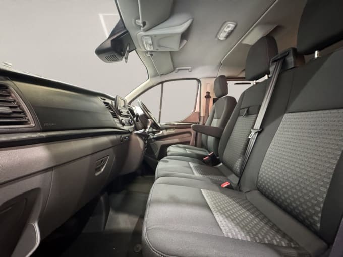 2025 Ford Transit Custom