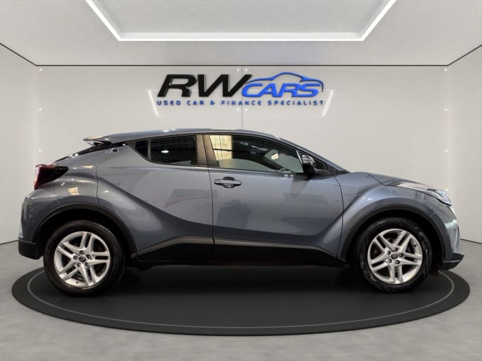 2025 Toyota C-hr