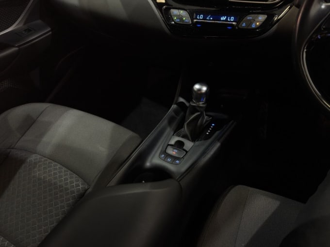2025 Toyota C-hr