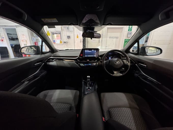 2025 Toyota C-hr