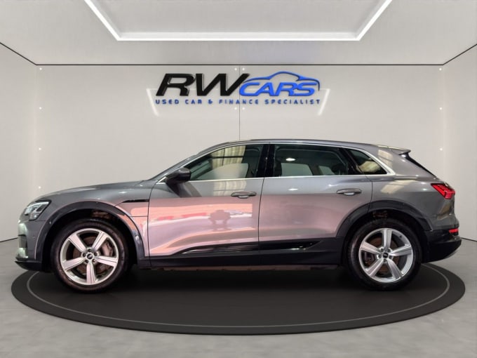 2025 Audi E-tron