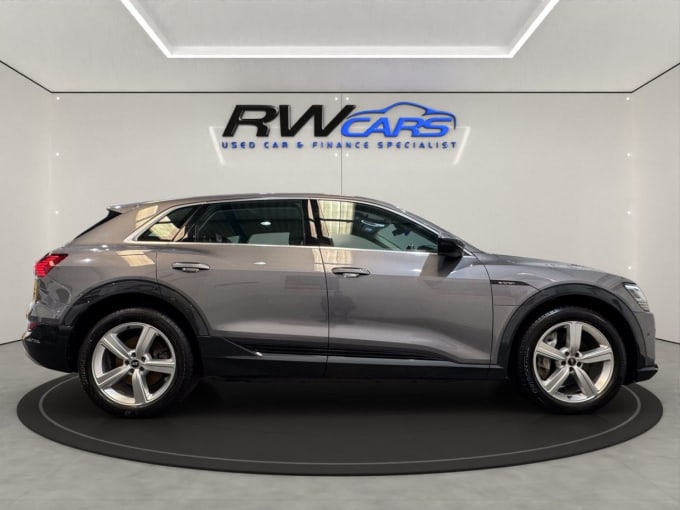 2025 Audi E-tron