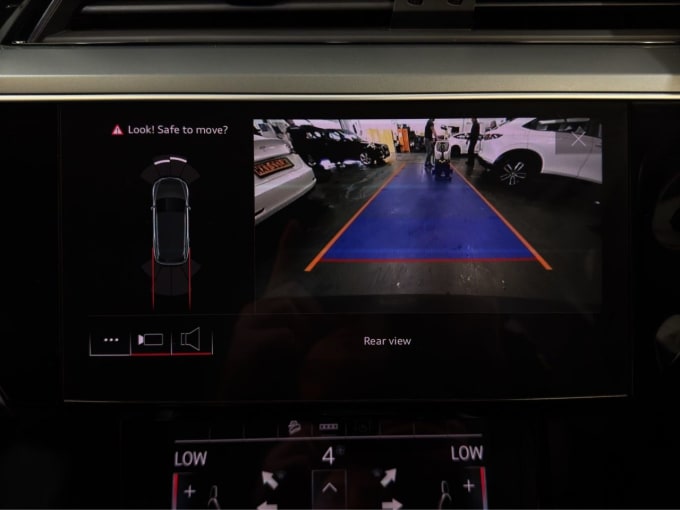 2025 Audi E-tron