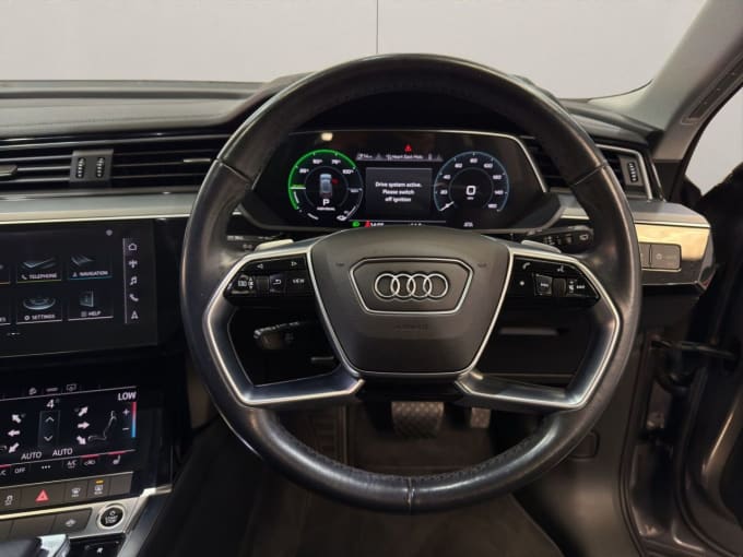 2025 Audi E-tron
