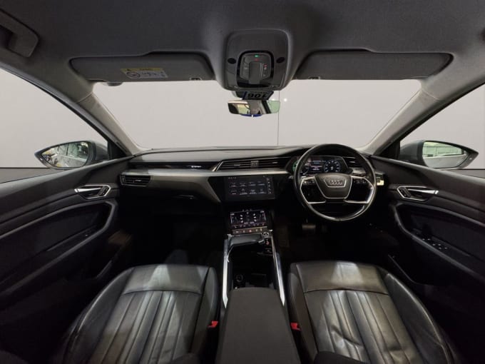 2025 Audi E-tron