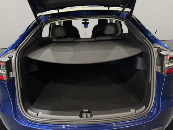 2025 Tesla Model Y