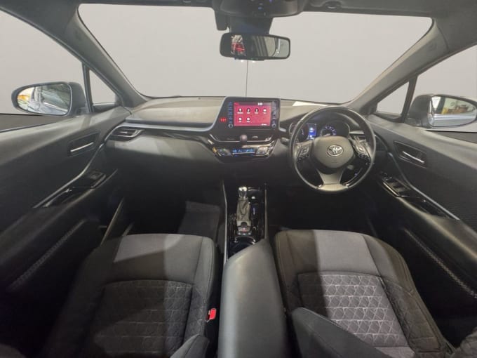 2025 Toyota C-hr