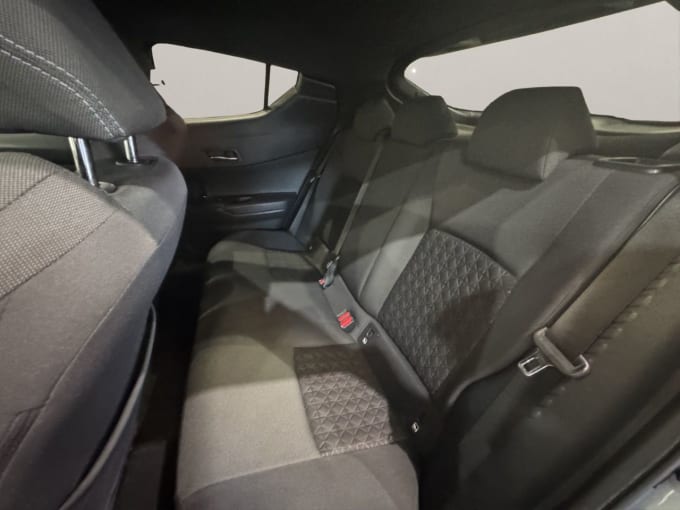 2025 Toyota C-hr