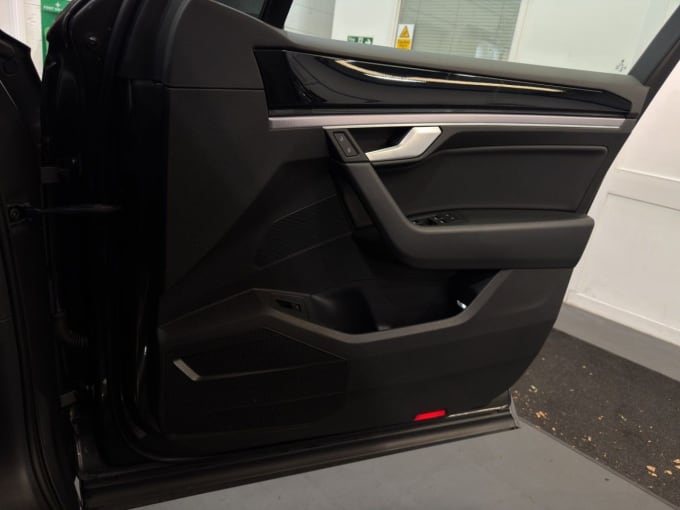 2025 Volkswagen Touareg