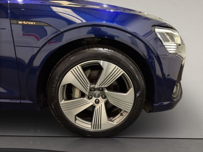 2025 Audi E-tron