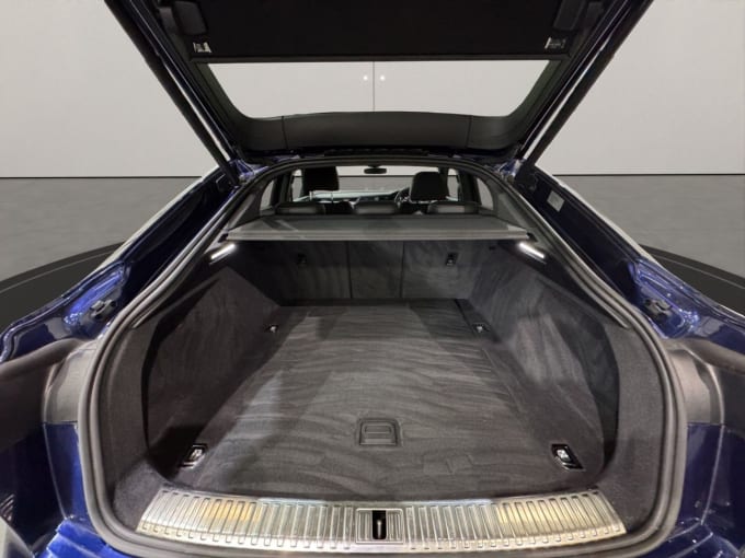 2025 Audi E-tron
