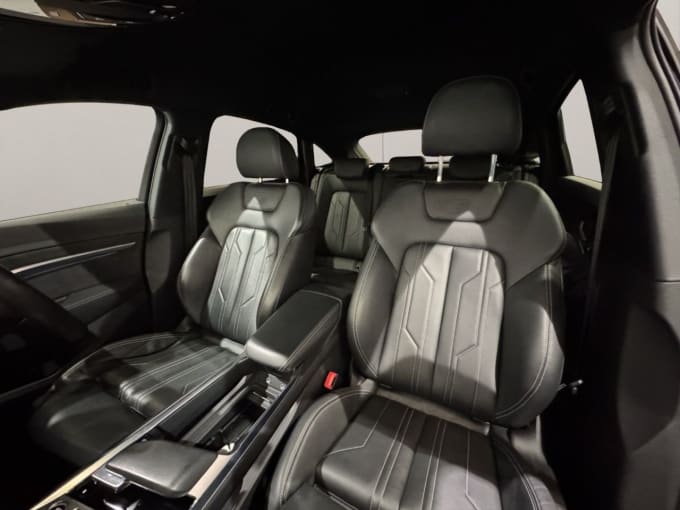 2025 Audi E-tron