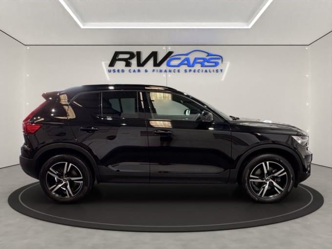 2025 Volvo Xc40