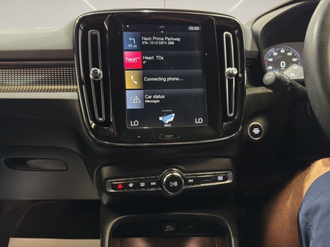 2025 Volvo Xc40