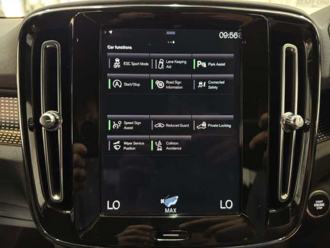 2025 Volvo Xc40