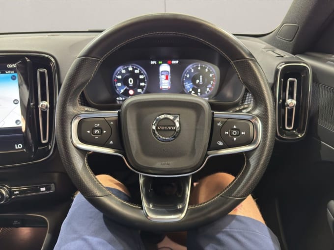 2025 Volvo Xc40