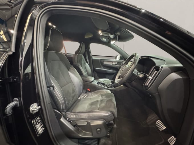 2025 Volvo Xc40