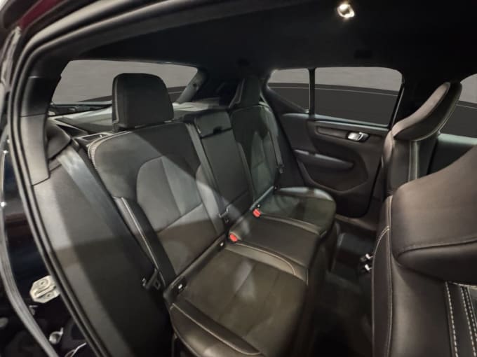 2025 Volvo Xc40