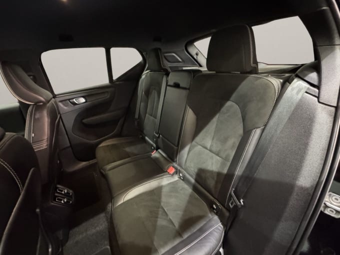 2025 Volvo Xc40