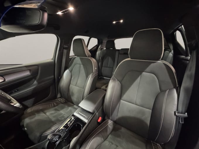 2025 Volvo Xc40
