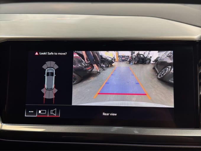 2025 Audi Q4 E-tron