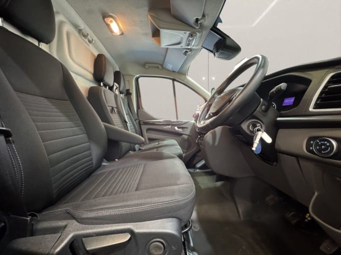 2025 Ford Transit Custom