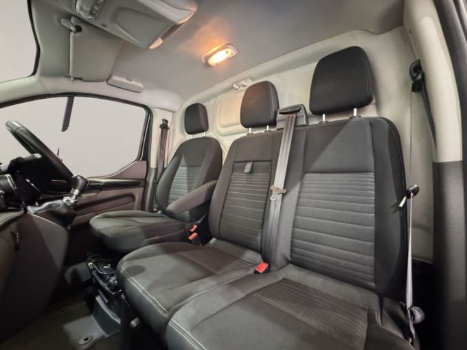 2025 Ford Transit Custom