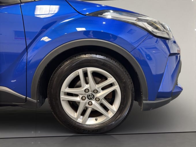 2025 Toyota C-hr
