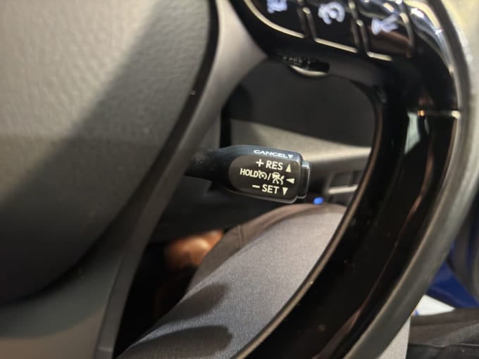 2025 Toyota C-hr
