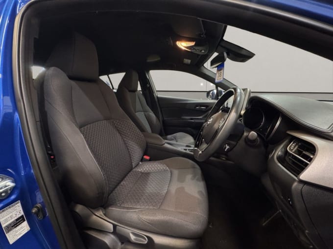2025 Toyota C-hr